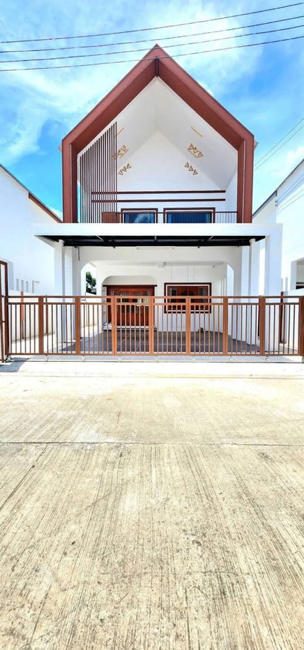 รูป ขายพลูวิลล่า2ชั้น พร้อมเฟอร์ฯ ใกล้โรงเรียนนานาชาติลานนา , กาดฝรั่ง , ทำเลดีมาก - รูปที่ 1/20