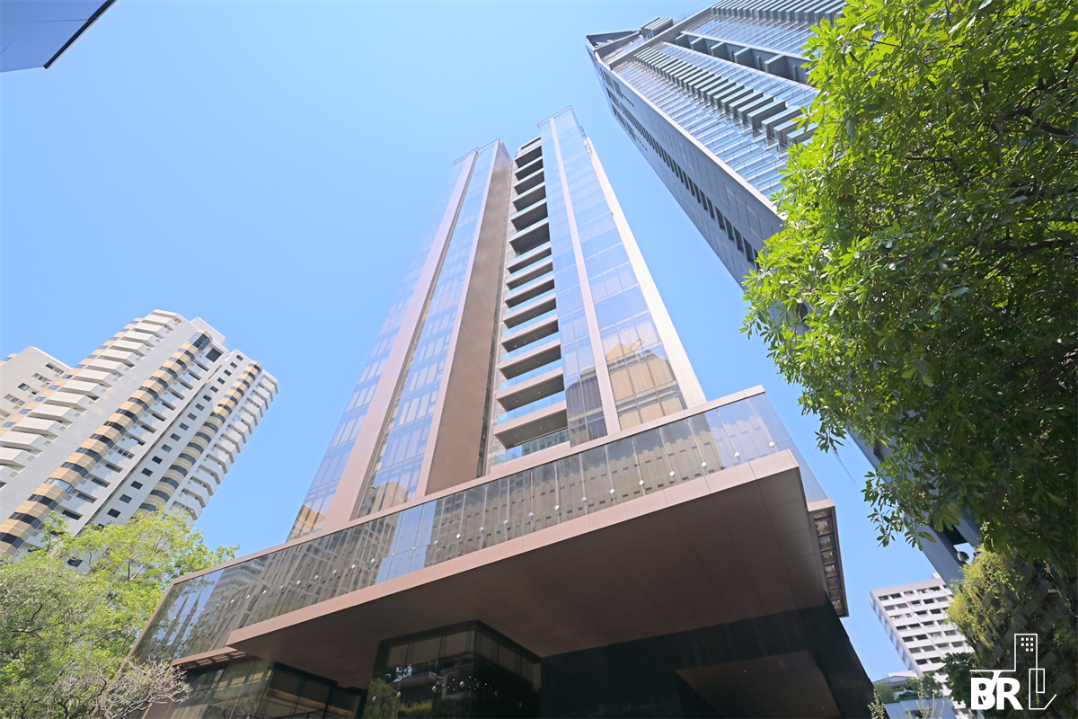 picture Vittorio Sukhumvit 39 Luxury Condo in Central City Location near BTS Phrom Phong - 1/9