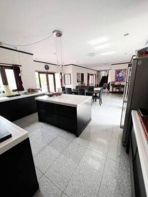 picture Luxury Waterfront Resort-Style Home for Sale, Lat Krabang–Suvarnabhumi Area | 2-Rai Land with Private Pool & Pond | Near Motorway - 12/18