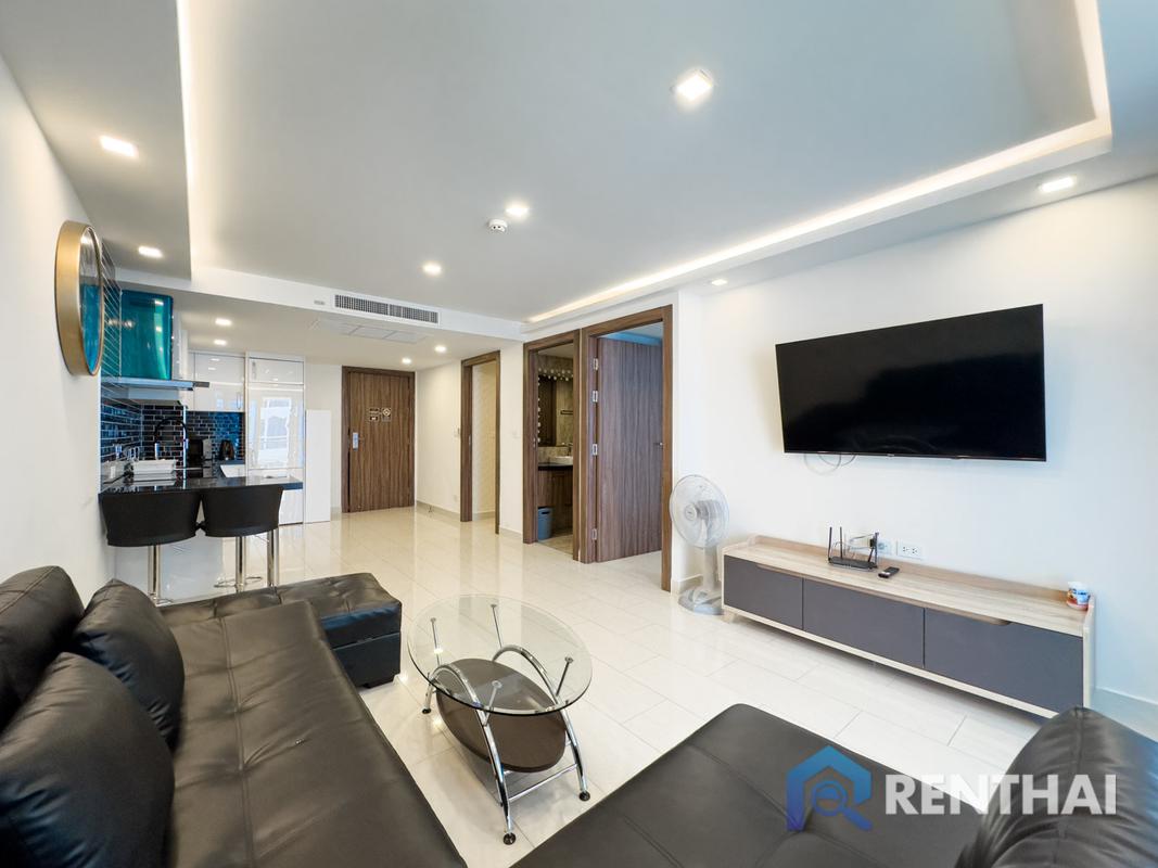 picture Fully furnished Grand Avenue Residence Pattaya condominium is available for only 5.99 million baht, offering a beautiful pool view. - 19/25