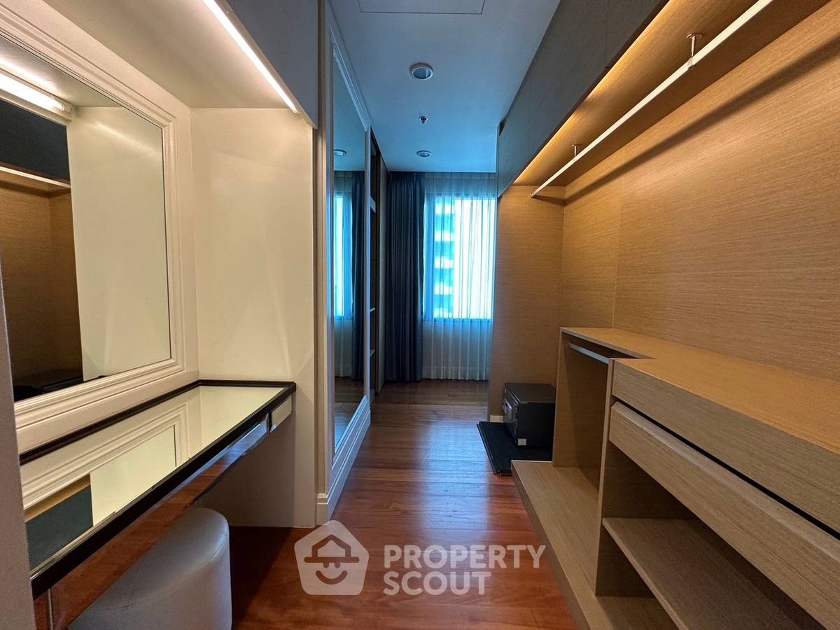 picture 3-BR Condo at Bright Sukhumvit 24 Condominium near BTS Phrom Phong (ID 2159196) - 16/28