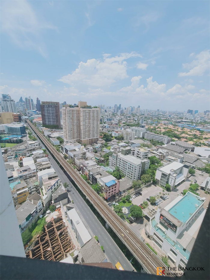 picture RHYTHM Sukhumvit 44/1 Condo in CBD, Below Market Price near BTS Phra Khanong - 2/10
