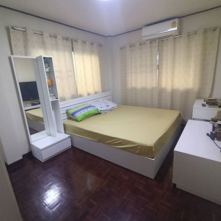 picture 🏡 For sale 3-storey house, central location!
Area 35 sq.w. Soi Ratchada 3 (Chinese Embassy), Soi Yoo Charoen 21 intersection - 10/20