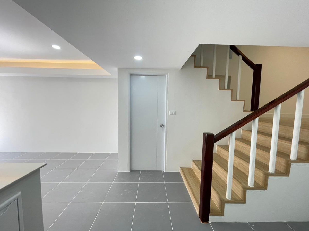 picture [For sale] Townhome, newly decorated, ready to move in! ✨ Good location, near BTS Samakkhi Station - 70/72