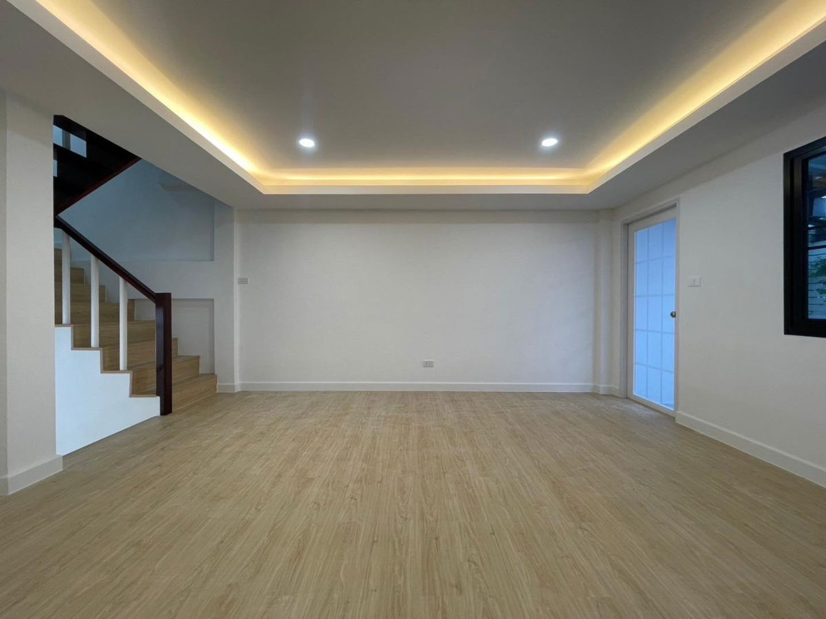 picture [For sale] Townhome, newly decorated, ready to move in! ✨ Good location, near BTS Samakkhi Station - 32/72