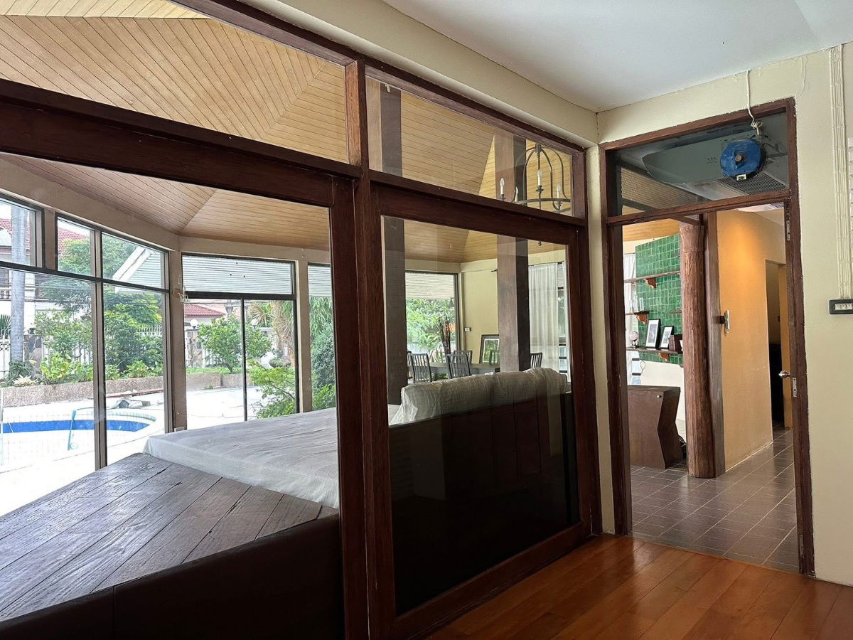 รูป ♦ Prime Location ♦ พื้นที่ให้เช่า ขนาดพื้นที่ใช้สอย 95.00 ตร.ม. | ใกล้ BTS อโศก - รูปที่ 7/17
