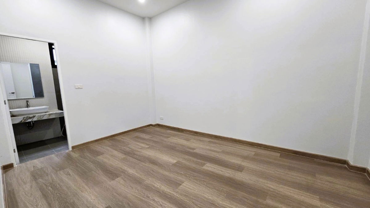 รูป ใหม่เอี่ยม! หลังมุมหน้าโครงการ บ้านทรงนอร์ดิก ไม่เคยเข้าอยู่ ขาย ทาวน์โฮม หมู่บ้าน  Assawin Village อินจัน (อัศวินวิลเลจ) สมุทรสงคราม - รูปที่ 10/23