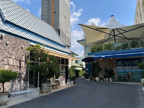 BTS สะพานตากสิน 11 จอดรถ เจริญกรุง 68-77 จันทน์ ให้เช่าร้าน cafe พร้อมที่จอดรถ 1 นอน 2 น้ำ 37 ตร.ม. ทำเลดี เอเชียทีค 1 กม