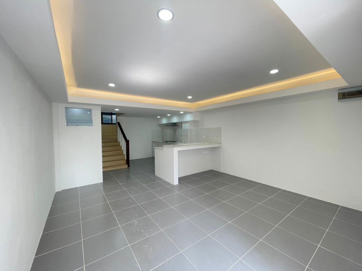 picture [For sale] Townhome, newly decorated, ready to move in! ✨ Good location, near BTS Samakkhi Station - 33/72