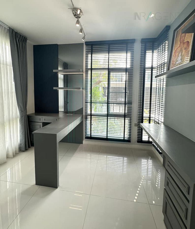 picture 🚩 For Sell House MANTANA WESTGATE 2-story 4 bedroom 6 bathroom - 7/8