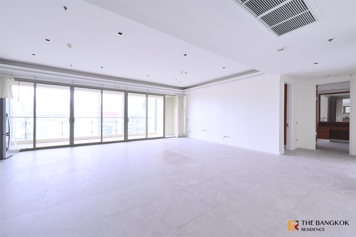 picture Ultimate Luxury Condo in Business District The Lakes near BTS Asok - 7/10