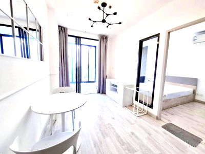ขายคอนโด : ขาย IDEO MOBI SATHORN, 1 ห้องนอน 30ตรม. ติดรถไฟฟ้า มี7-11 ในตึก, ใกล้สาทร สีลม ไอคอนสยาม พระรามสาม
