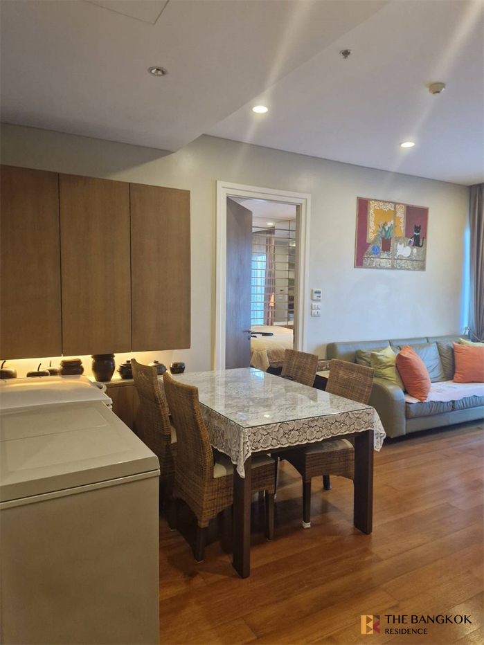 picture Ultimate Luxury Condo in Business District Bright 24 - 7/10