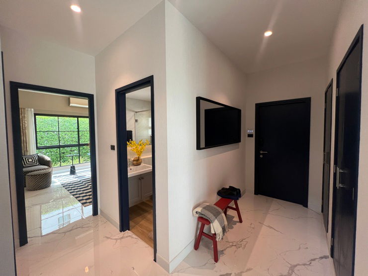 รูป ขายบ้านตัวอย่าง ตกแต่งพร้อมอยู่ แปลงมุมเป็นส่วนตัว ที่โครงการ เศรษฐสิริวัชรพล เทพรักษ์ - รูปที่ 4/15