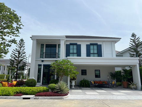 ขายบ้านตัวอย่าง ตกแต่งพร้อมอยู่ แปลงมุมเป็นส่วนตัว ที่โครงการ เศรษฐสิริวัชรพล เทพรักษ์