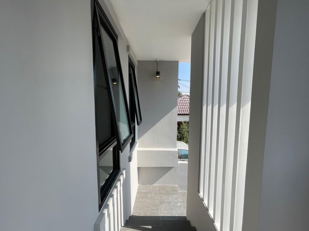 picture [For sale] Townhome, newly decorated, ready to move in! ✨ Good location, near BTS Samakkhi Station - 27/72
