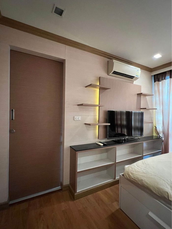 picture Wish@Samyan【𝐒𝐄𝐋𝐋 & 𝐑𝐄𝐍𝐓】🔥Decorate the room in a warm and inviting style. Not much But furniture perfectly placed🔥 Contact Line ID: @hacondo - 3/10