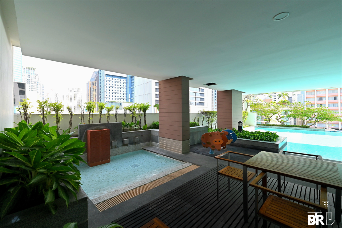 picture Siri Residence Luxury Condo in Central City Location near BTS Phrom Phong - 3/9