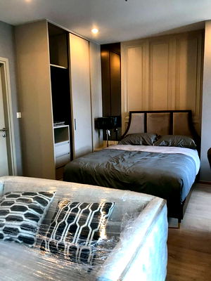 Condos for sale : Ideo Q Chula Samyan【𝐒𝐄𝐋𝐋】🔥Being in the room feels like time has stopped. LUXURY vibes in a soft atmosphere🔥 Contact Line ID: @hacondo