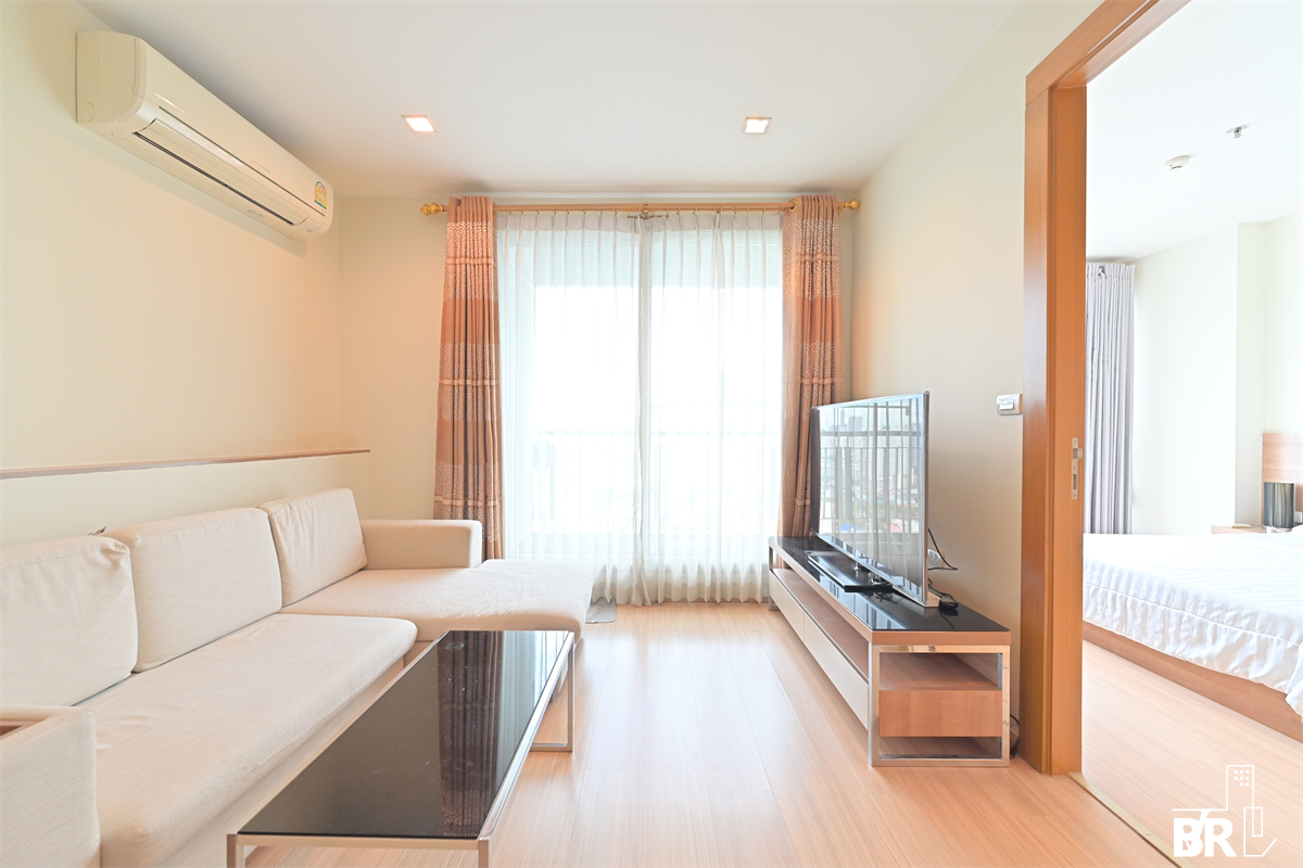 picture RHYTHM Ratchada-Huaikhwang Luxury Unit, Ready for You Without the Wait near MRT Huai Khwang Station - 3/10