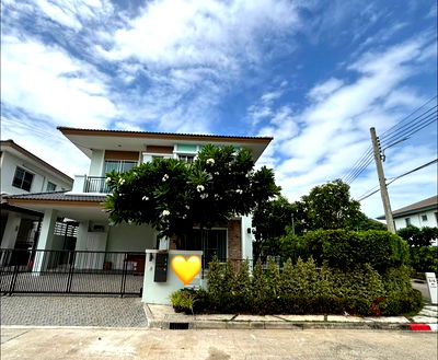 บ้านเดี่ยวให้เช่า : ให้เช่าบ้านเดี่ยว มัณฑนา 2 วงแหวน–อ่อนนุช ใกล้เมกาบางนาบ้านหัวมุม เลี้ยงสัตว์ได้ เฟอร์นิเจอร์ครบ รีโนเวทใหม่ทั้งหลัง ค่าเช่า 65,000 บาท/เดือน