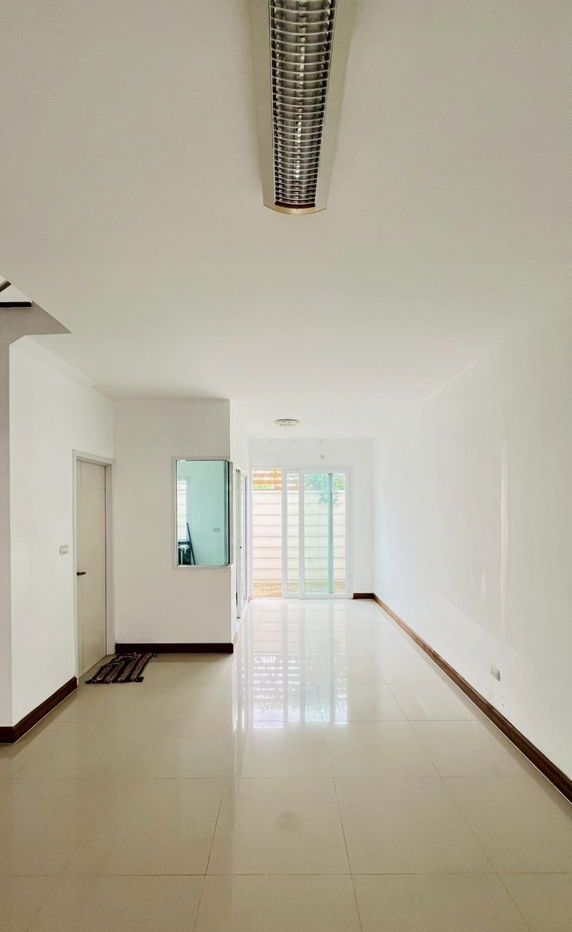 รูป 🏡 ขายทาวน์โฮม 3 ชั้น พร้อมอยู่ ทำเลดี เดินทางสะดวก ใกล้ทางด่วน @The Trust Townhome เกษตร-นวมินทร์-นวลจันทร์ - รูปที่ 4/20