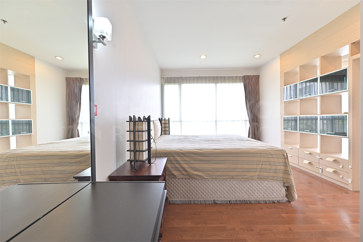 picture The Address Chidlom  Luxury Condo Ready to Move-in at the Best Location - 9/10