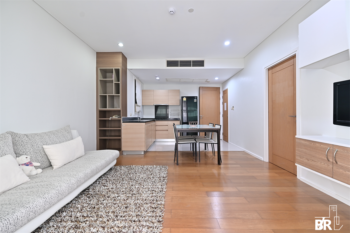 picture Wind Sukhumvit 23 near MRT Sukhumvit Station Price better than expected!! - 7/10