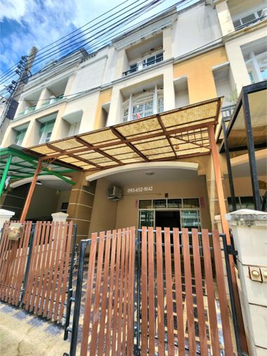 🌿🌿🌿 ขายทาวน์เฮ้าส์หมู่บ้าน ปริญลักษณ์ เอกชัย-บางบอน (( 22 ตร วา / 4 ห้องนอน /2.8 ล้าน / แต่งสวยมาก )) ใกล้เซ็นทรัลพระราม 2