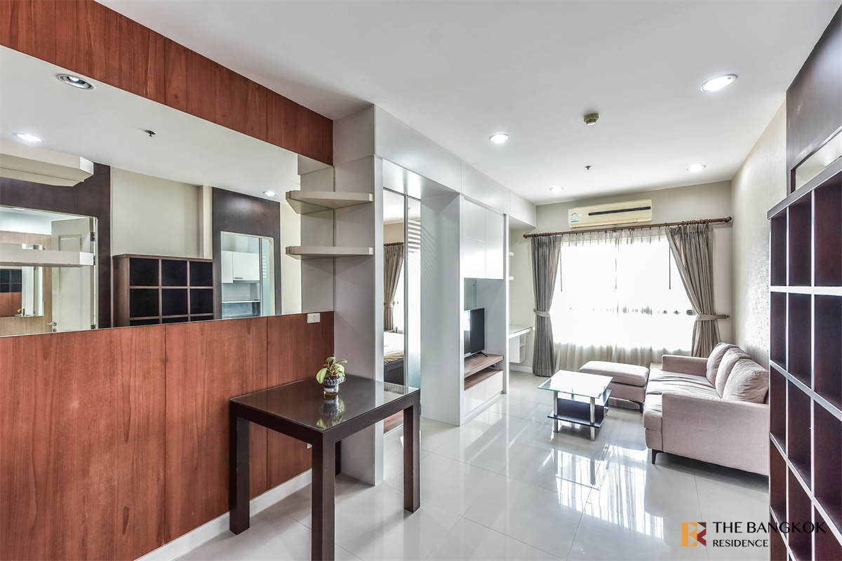 picture Q House Condo Sathorn near BTS Krung Thonburi Ultimate Luxury Lifestyle with Convenience - 10/10