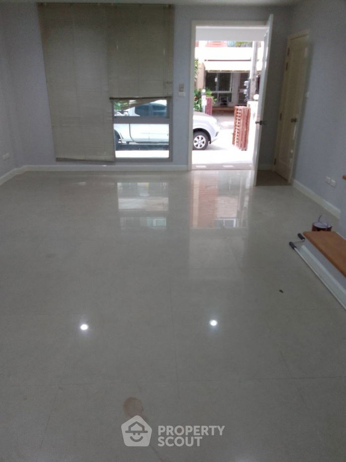 รูป ทาวน์เฮาท์ 3-ห้องนอน ที่ พลัส ซิตี้ พาร์ค ศรีนครินทร์-สวนหลวง ใน หนองบอน (ID 2207183) - รูปที่ 3/20
