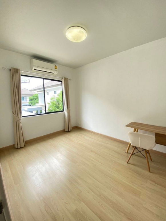 รูป ให้ เช่าบ้านเดี่ยว 2 ชั้น หมู่บ้านอารียา โคโม่ (วงแหวน-รามอินทรา) - รูปที่ 9/9