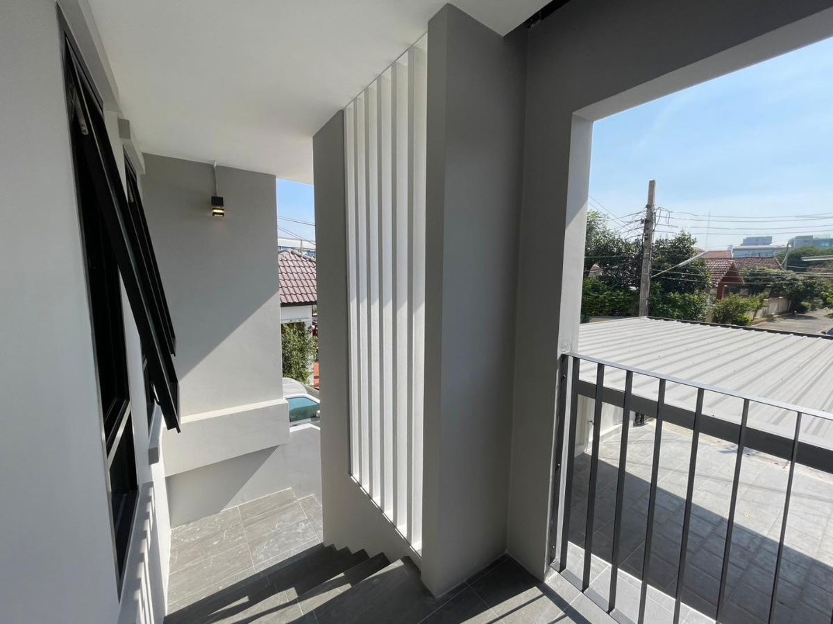 picture [For sale] Townhome, newly decorated, ready to move in! ✨ Good location, near BTS Samakkhi Station - 7/72