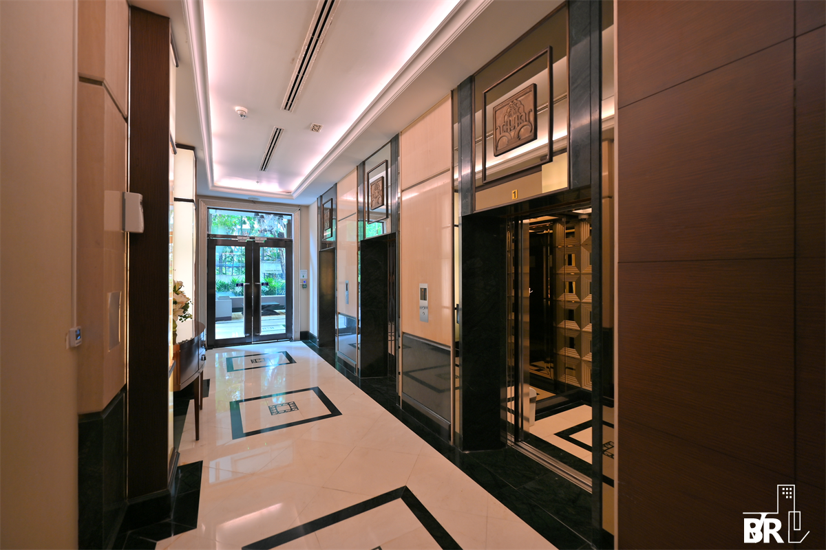 picture Ultimate Luxury Lifestyle with Convenience The Address Chidlom - 2/9