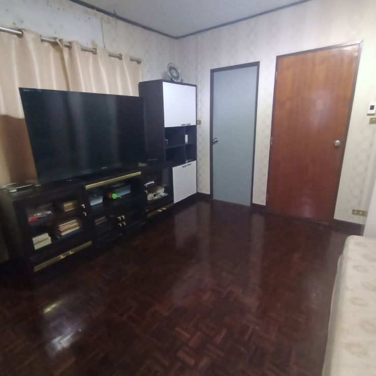 picture 🏡 For sale 3-storey house, central location!
Area 35 sq.w. Soi Ratchada 3 (Chinese Embassy), Soi Yoo Charoen 21 intersection - 17/20