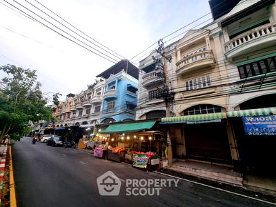 ขายทาวน์โฮม : ทาวน์เฮาท์ 2-ห้องนอน ใกล้ MRT คลองบางไผ่ (ID 2092297)