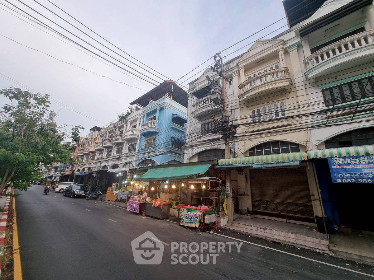 รูป ทาวน์เฮาท์ 2-ห้องนอน ใกล้ MRT คลองบางไผ่ (ID 2092297) - รูปที่ 1/17