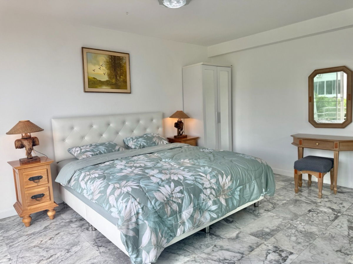picture For rent Beach front Town house  - 15/33