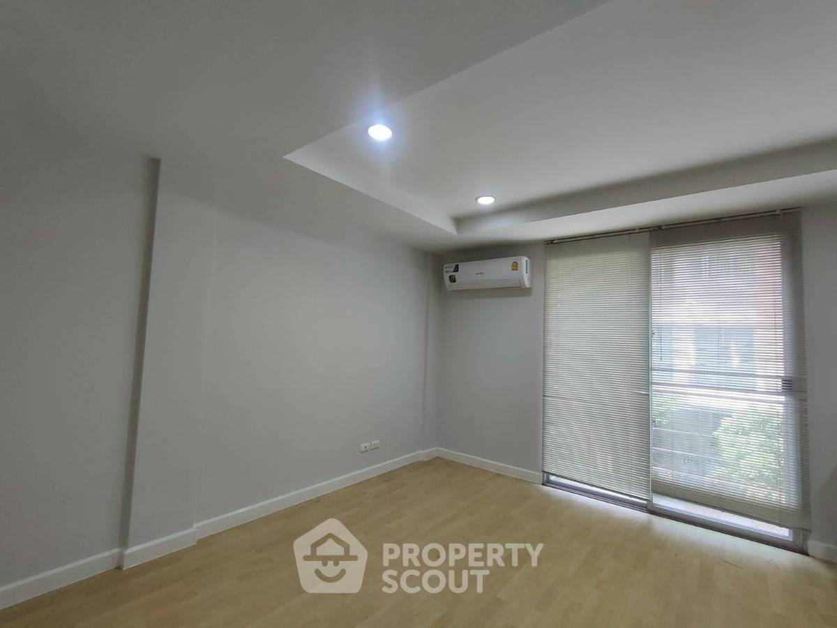 รูป ทาวน์เฮาท์ 3-ห้องนอน ที่ พลัส ซิตี้ พาร์ค ศรีนครินทร์-สวนหลวง ใน หนองบอน (ID 2207183) - รูปที่ 9/20