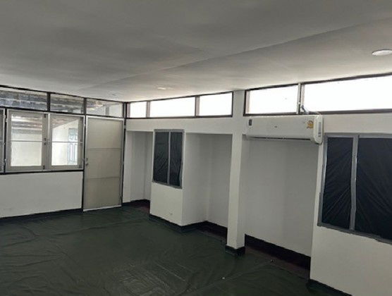 รูป ให้เช่าโกดัง โรงงาน พร้อมสำนักงาน พร้อมบ้านพัก / ซอยพัฒนาการ 76 พื้นที่ดิน 200 ตารางวา พื้นที่ใช้สอย 1000 ตารางเมตร / รถใหญ่เข้าออกได้  - รูปที่ 11/14
