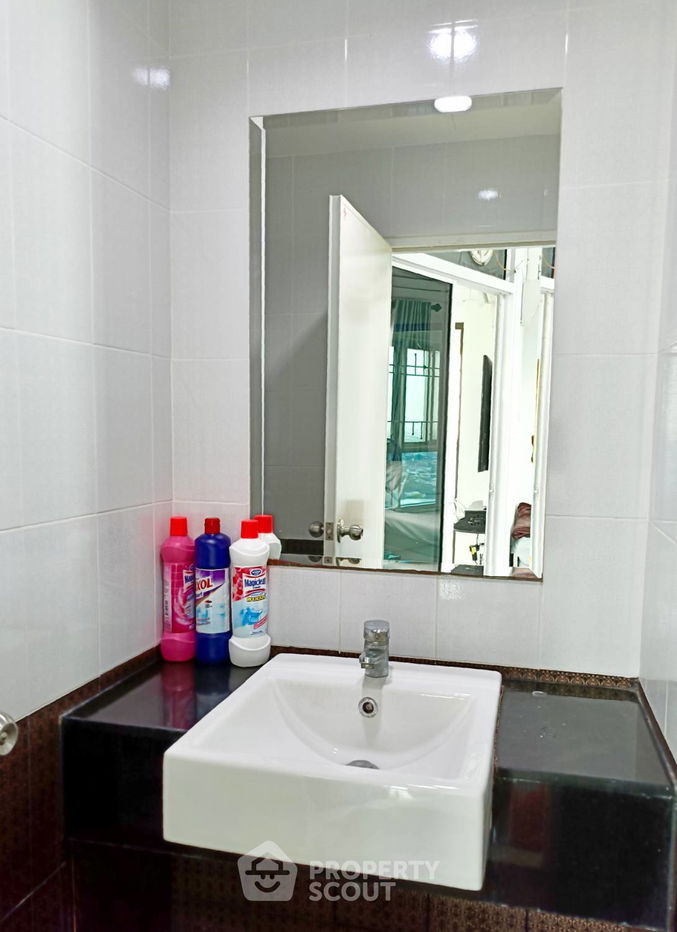 picture 2-BR Condo at Assakarn Place Srinakarin near ARL Hua Mak (ID 2206601) - 13/31