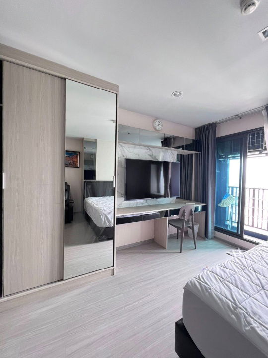 picture Condo for sale, Life Ladprao, ready to move in, unblocked view, opposite Central Ladprao, next to BTS Ha Yaek Ladprao Station.-SW002730 - 2/10