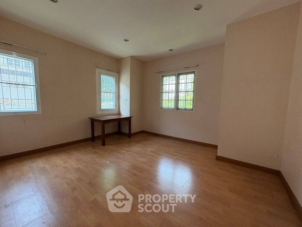 รูป บ้าน 4-ห้องนอน ใน บางจาก (ID 1963237) - รูปที่ 25/28
