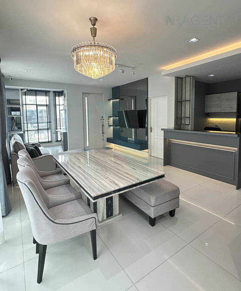 picture 🎉 For Sell House MANTANA WESTGATE 2-story 4 bedroom 6 bathroom - 1/8