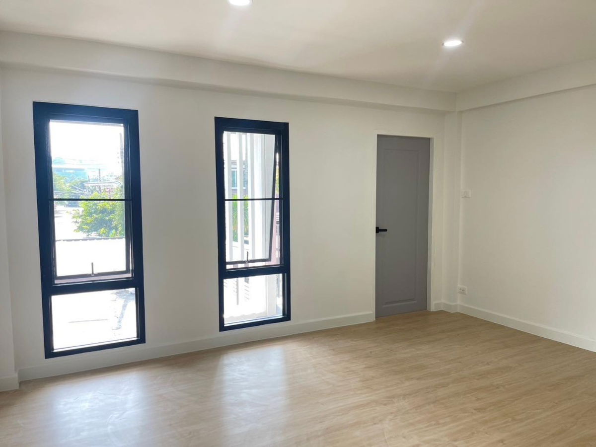 picture [For sale] Townhome, newly decorated, ready to move in! ✨ Good location, near BTS Samakkhi Station - 49/72