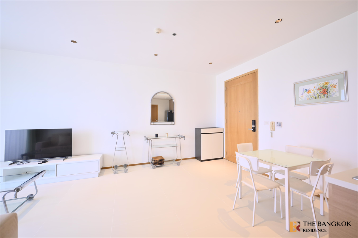 picture Luxury Unit, Ready for You Without the Wait The Emporio Place - 7/10