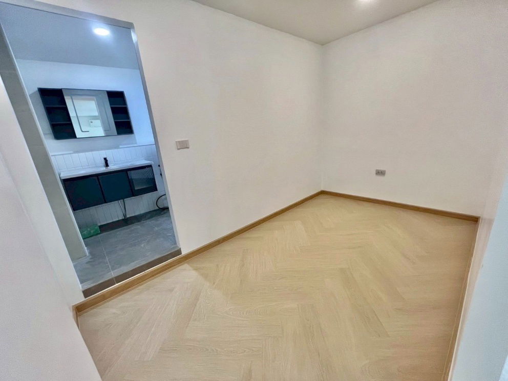 picture Fully renovated two-storey detached house for sale in Soi Pattanakarn 69. Ready to move in. - 12/16