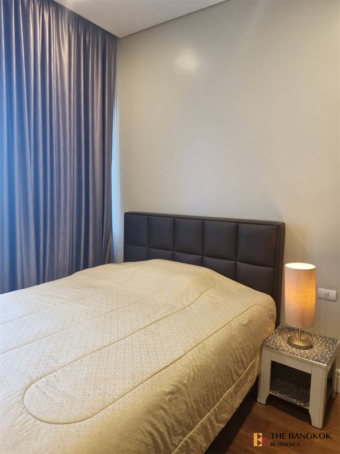 picture Ultimate Luxury Condo in Business District Bright 24 - 4/10