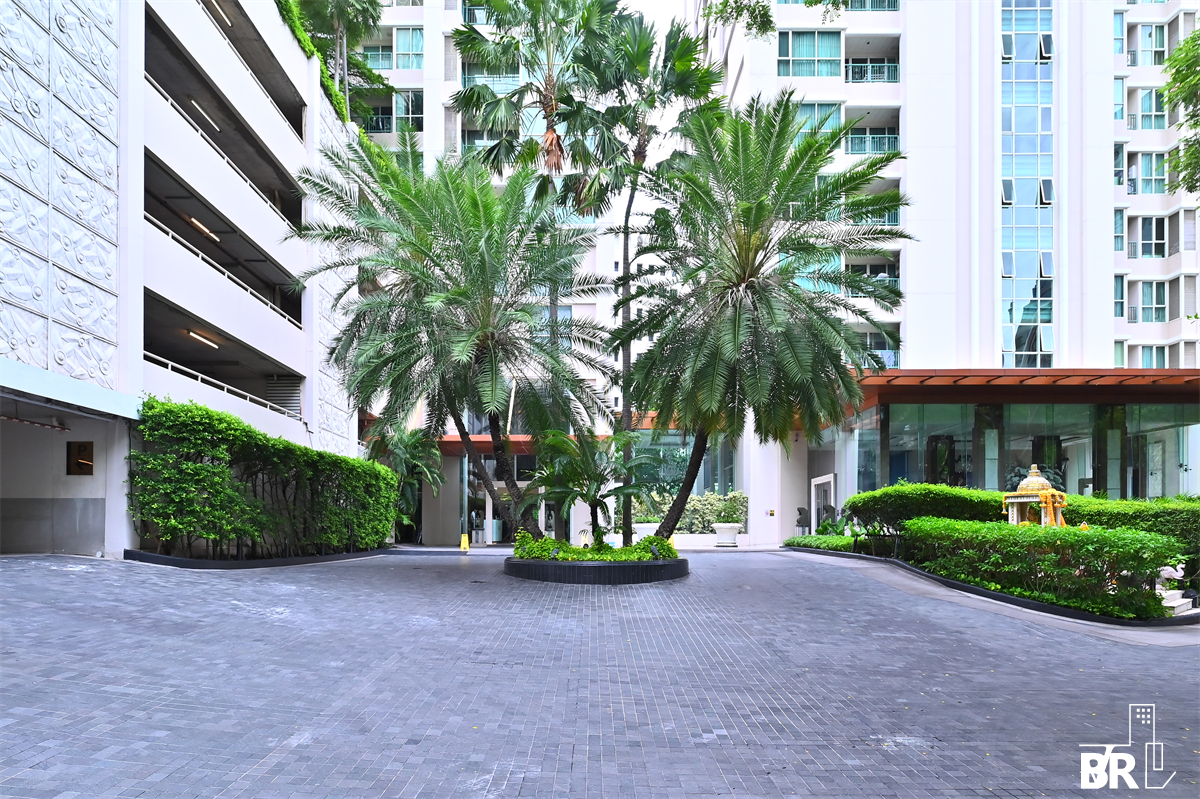 picture Ultimate Luxury Lifestyle with Convenience The Address Chidlom - 1/9