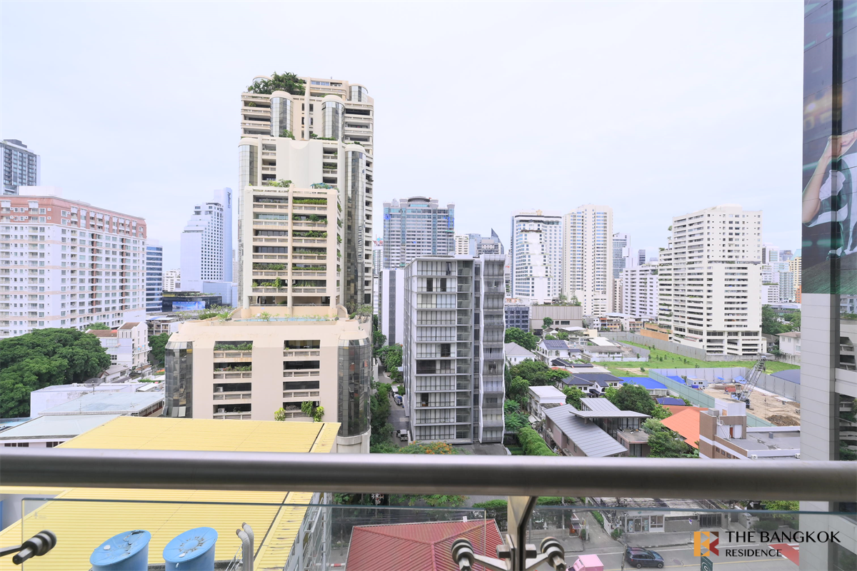 picture The Lakes Luxury Condo at Special Price near BTS Asok - 1/10